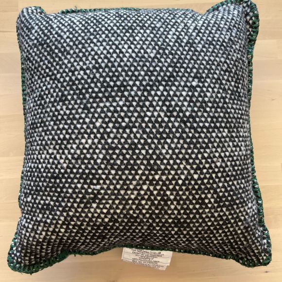 NEW Hearth and Hand Target 18x18 Throw Pillow - Picture 2 of 4